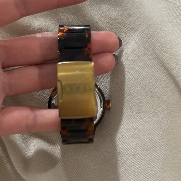 Roxy Dutchess Watch - Tortoise - Picture 3 of 4